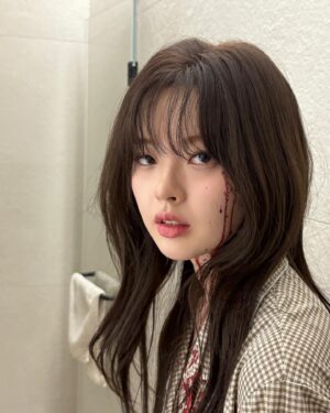 Han Su-ah Instagram - 메리크리스마스🎅🏻🩸