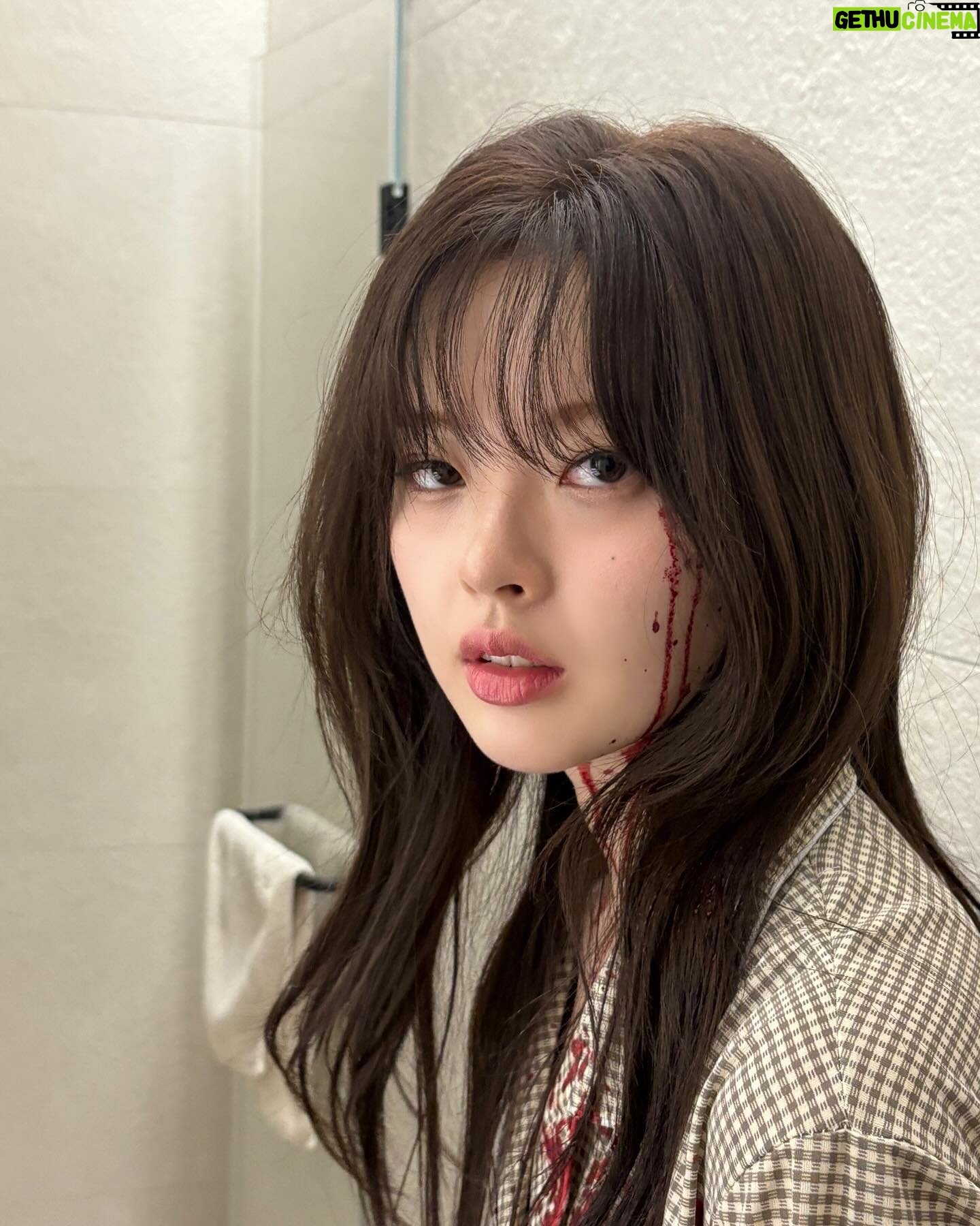 Han Su-ah - 75.8K Likes - 메리크리스마스🎅🏻🩸