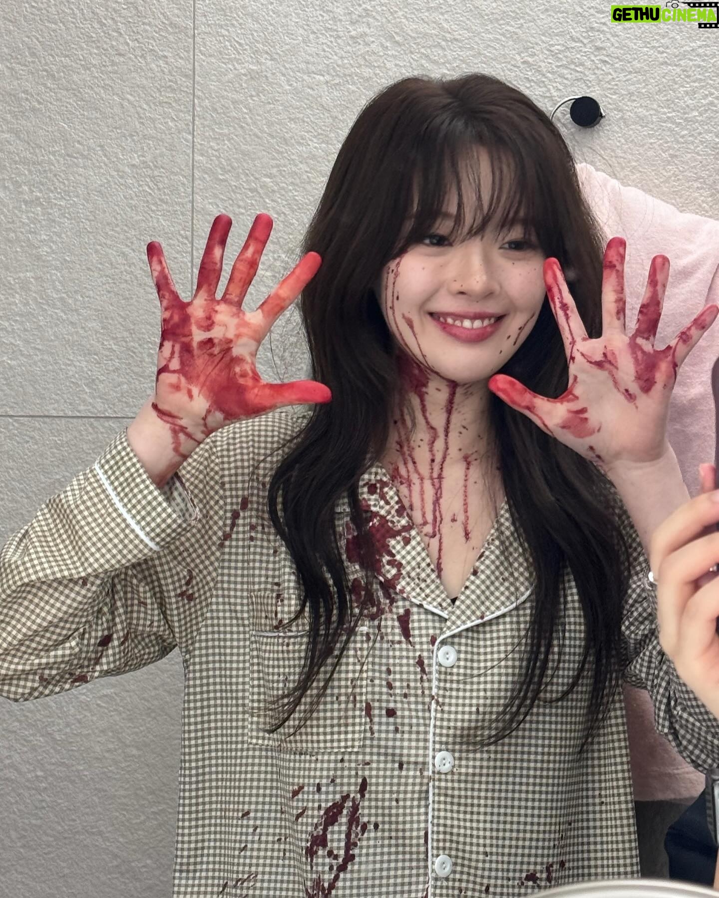 Han Su-ah - 75.8K Likes - 메리크리스마스🎅🏻🩸