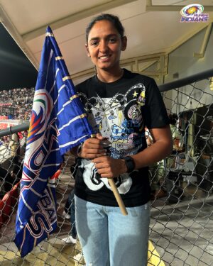 Harmanpreet Kaur Instagram - Hello there, Captain 🫡

We’ve got some special support in the stands tonight! 💙

#MumbaiMeriJaan #MumbaiIndians #PBKSvMI