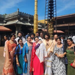 Harshika Poonacha Instagram - Happy Newyear 2025 from our family to yours ♥️♥️♥️
May the Divine goddess Kollur Mookambike bless you all with happiness and prosperity throughout the year .
More love and positivity coming to you 😍
Let’s shine on 🥰