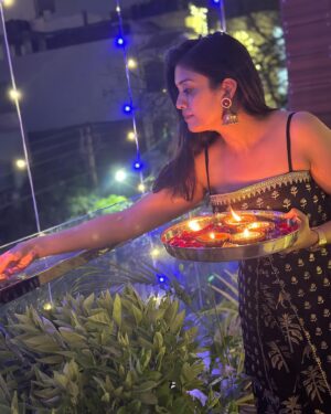 Harshita Gupta Instagram - Happy 1st Diwali as Wife Shife Te Hupsand Shupsand 🌚🪔✨