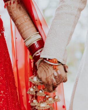 Harshita Gupta Instagram - Hey Shrey,
Aa gaya swaad? Aa gaye mazze? Mujhse shadi krni thi na tumhe 🙂 
You are a very brave man. 
But But But for me you are a cutie, my shawty. 
Often ppl talk about how Marriages are curse and sad state to be in .. it was not easy for us either, but you taught me that Marriage is commitment, choosing the same person every day even when things feel hard and communication communication communication is not enough, comprehending is equally important. 
Bohot zyada tareef kr di bhai maine .. but I believe you are the best thing that could have happened to me in my Jawani. I am so proud to be your wife every single day. 
And,U are the Best Man I could have ever asked for from the Universe.
I love you and geeli poochie right on the lips. 
So grateful for that silly shoot that made me meet you. 
Also, thank you for feeding me on the mandap 🤌🏻
Happy Anniversary baby 💋🧿🪬