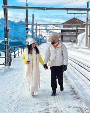Harshita Gupta Instagram - Living my “Zara Sa Jhoom Lo” Moment ❄️☃️🎄🤍
.
with my bestfriend @shreychhabra_