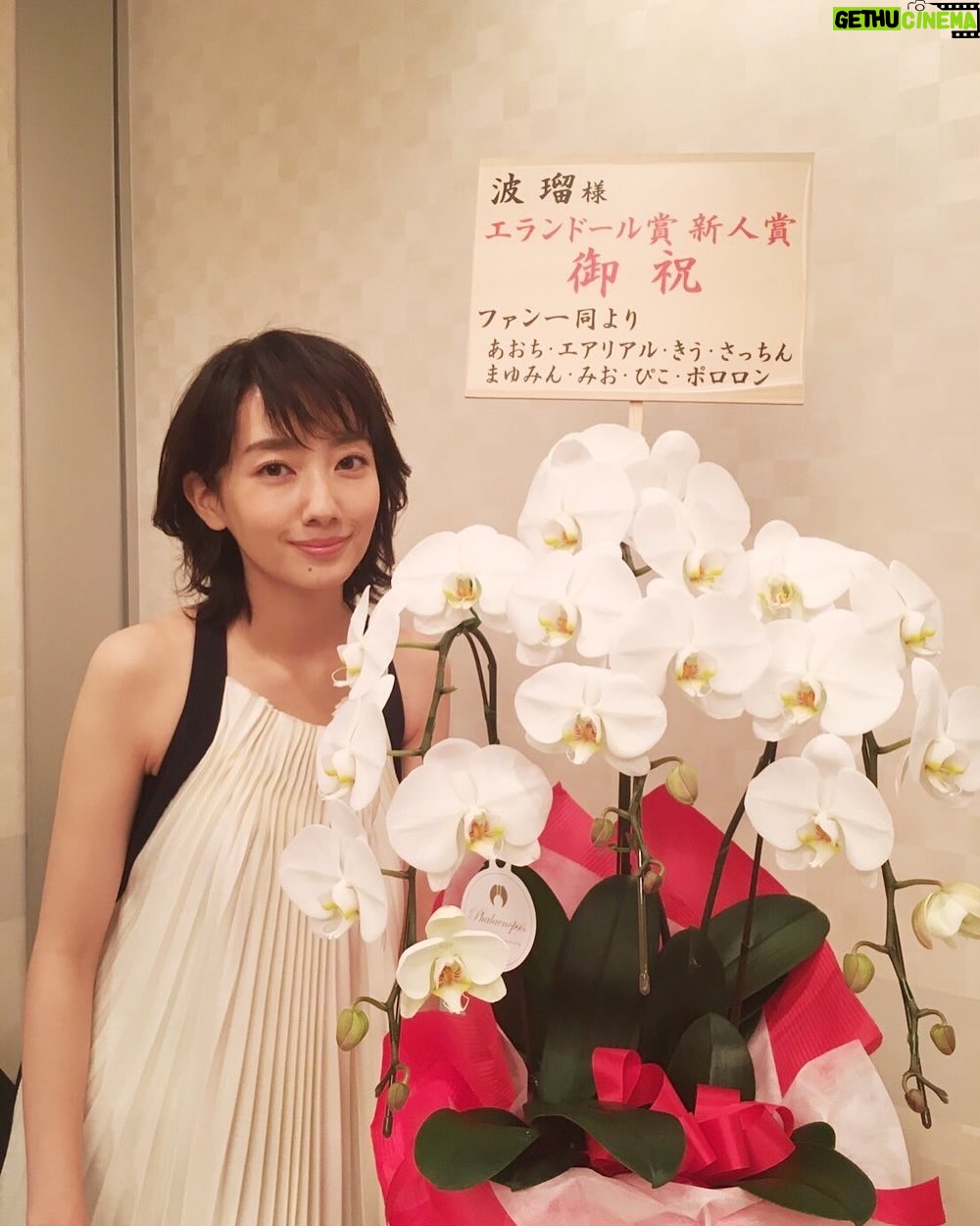 Haru - 93K Likes - 📕
少し恥ずかしいけど、
これまでの思い出たちを、、
いろんな時がありました✨