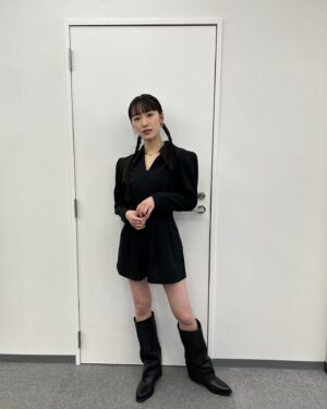 Haruka Kudo Instagram - .
カレンダー発売記念イベント、ご来場ありがとうございました！皆さまと直接お話出来る貴重な時間になりました。
カレンダーの話だけでなく、作品の感想やLIVEへの期待の声など、沢山聞かせてもらい、私の心はほっくほくです😌🌷
　　　　　　　　　　　　　　　　　　　　　　　　　　　　　　　
　　　　　　　　　　　　　　　　　　　　　　　　　　　　　
clothes:@the_silhouette___
shoes:@ash_japan_official  @ash
necklace:@__vihod
pierce:@hemca_official
rings:@cn_online114
accessories:@rhodes_showroom