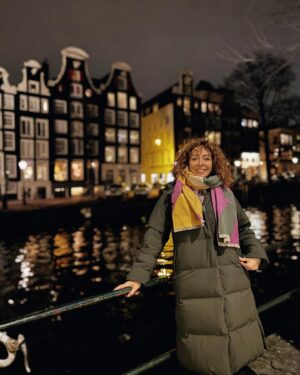 Hasibe Eren Instagram - Amsterdam = kanal fotoğrafı çektirme mecburiyeti 🇳🇱