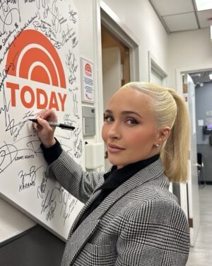 Hayden Panettiere Instagram - Had so much fun with @hodakotb and @jennabhager on @todayshow this morning.  Thank you guys for having me! 🫶🏼 #AmberAlert is out this Friday