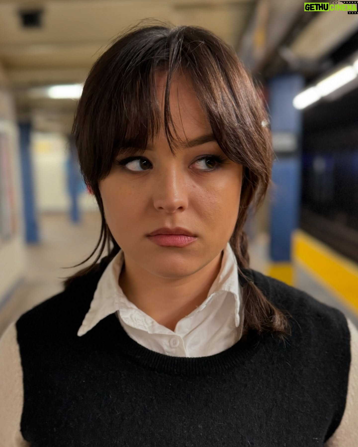 Hayley Orrantia - 8.3K Likes - I’ve never walked so much in my life #NYC
