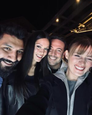 Hazal Subaşı Instagram - Güzelliklerle gel 2025..♥️ Mutlu yıllaaarrr!!🥂