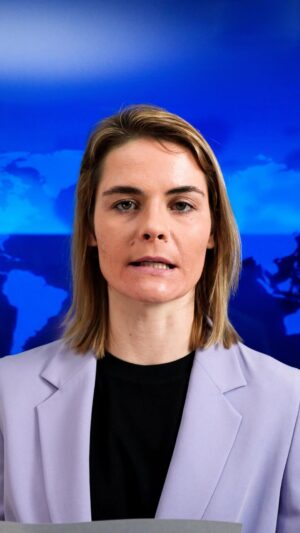 Hazel Brugger Instagram - Ich mochte die alten Staffeln „Tagesschau“ glaub lieber (wobei die neuen Staffeln bessere Plottwists haben)