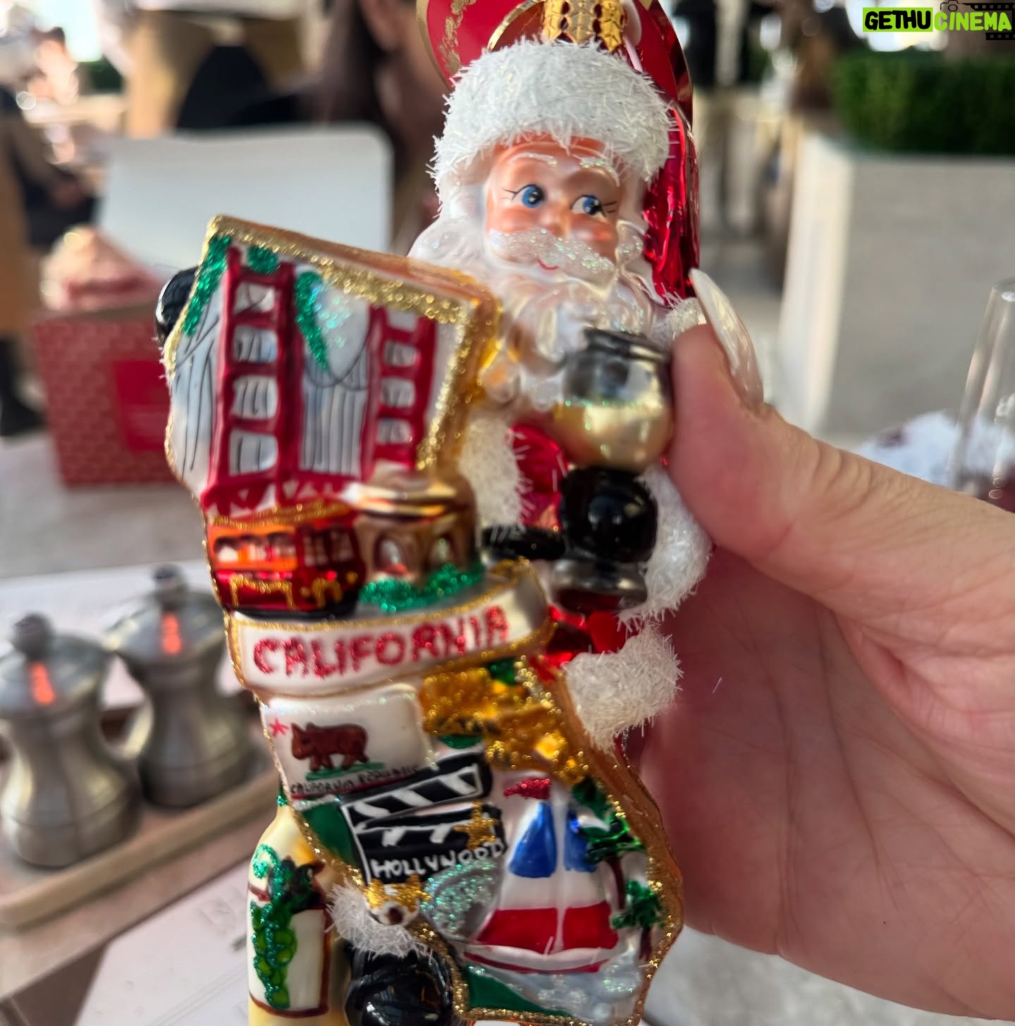Heather Dubrow - 67.9K Likes - Perfect holiday lunch celebrating all the history we have together and all the successes we have brought eachother through all the ups and downs. ❤️
Laughs were had, gifts were exchanged and Shannon’s clearly still Shannon 😂🫶🏻
Happy holidays to all our loyal, amazing fans who stick with us through it all. ❤️ We love and appreciate you.
#rhoc #bravo #recordratings #happyholidays #happynewyear