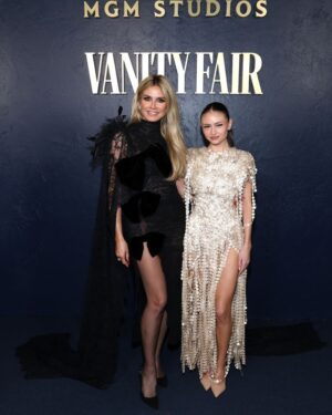 Heidi Klum Instagram - Golden Globes weekend with @leniklum, @amazonmgmstudios & @vanityfair 🖤

📸: @philfaraone_ @gettyentertainment