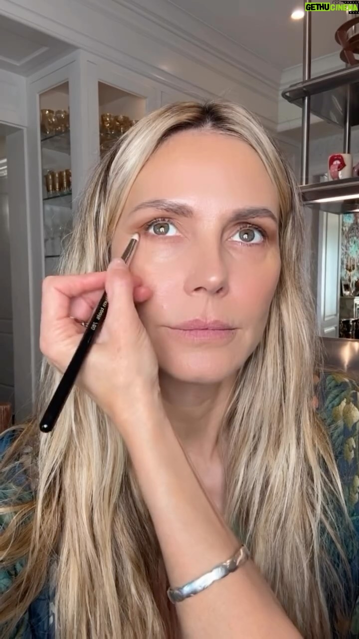 Heidi Klum - 3 Likes - Golden Globes glam time ✨ Thank youuuu @sabrinabmakeup @hairbylorenzomartin @lorealparis
Because we are #WORTHIT 💋