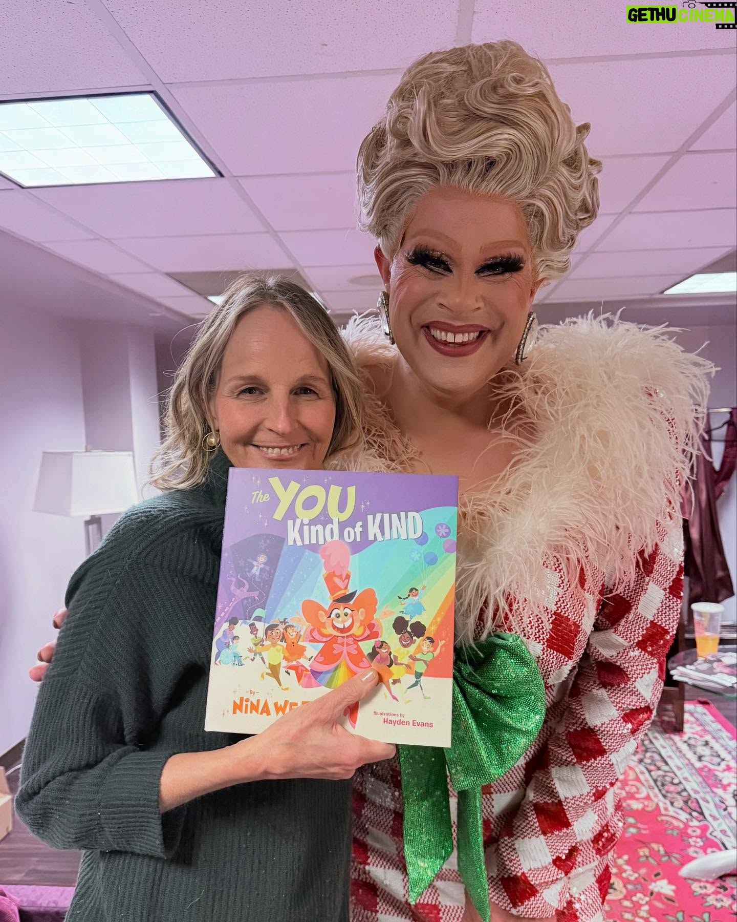 Helen Hunt - 4.3K Likes - Happy Drag Queen Christmas!!
Give the gift of kindness with @ninawest book “The You Kind of Kind”. And go see Drag Queen Christmas! It will fling you into the holiday spirit. ❤️🎄❤️