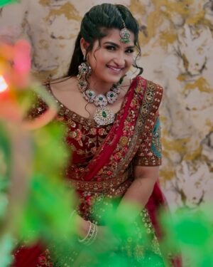 Hema Dayal Instagram - #valliyinvelan ❤️🥳
.
Outfit: 👗 @kavis_gown_rentals 
 jewellery :💍 @chennai_jazz 
.
.
#hemadayal18 #hemadayal #hema #valliyinvelanserial #zeetamilserial #serialactress #lehenga #photoshoot #wedding #explore #explorepic #explorephoto #explorepage #rentalcostum #tamilserial