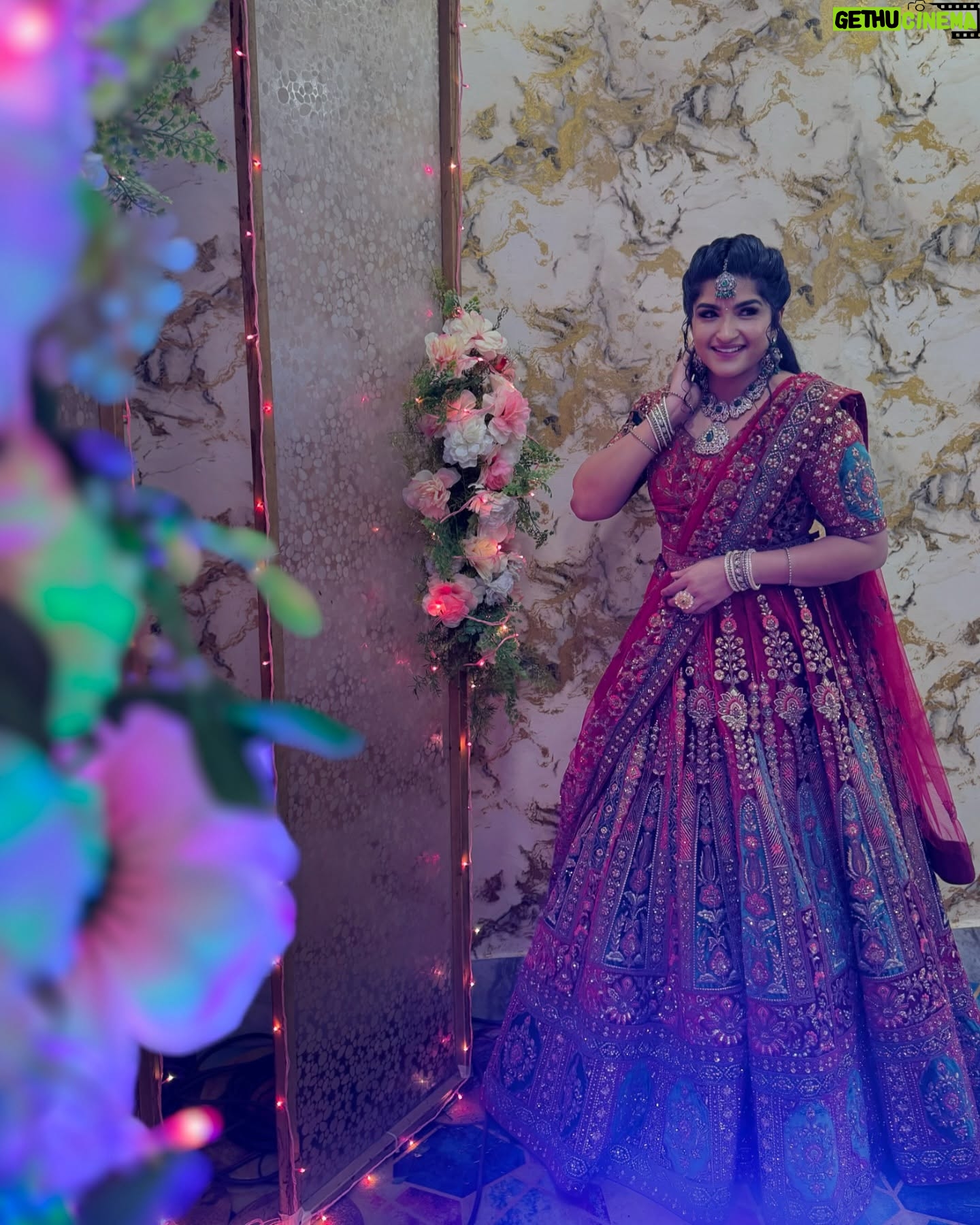 Hema Dayal - 15.6K Likes - #valliyinvelan ❤️🥳
.
Outfit: 👗 @kavis_gown_rentals
jewellery :💍 @chennai_jazz
.
.
#hemadayal18 #hemadayal #hema #valliyinvelanserial #zeetamilserial #serialactress #lehenga #photoshoot #wedding #explore #explorepic #explorephoto #explorepage #rentalcostum #tamilserial