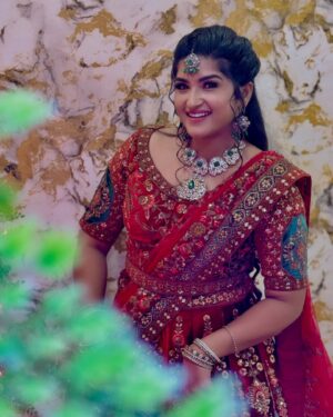 Hema Dayal Instagram - #valliyinvelan ❤️🥳
.
Outfit: 👗 @kavis_gown_rentals 
 jewellery :💍 @chennai_jazz 
.
.
#hemadayal18 #hemadayal #hema #valliyinvelanserial #zeetamilserial #serialactress #lehenga #photoshoot #wedding #explore #explorepic #explorephoto #explorepage #rentalcostum #tamilserial