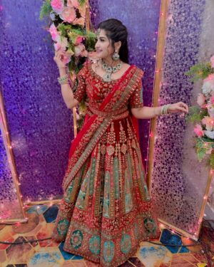 Hema Dayal Instagram - #valliyinvelan ❤️🥳
.
Outfit: 👗 @kavis_gown_rentals 
 jewellery :💍 @chennai_jazz 
.
.
#hemadayal18 #hemadayal #hema #valliyinvelanserial #zeetamilserial #serialactress #lehenga #photoshoot #wedding #explore #explorepic #explorephoto #explorepage #rentalcostum #tamilserial