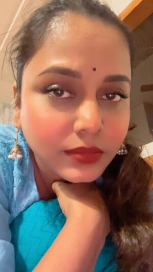 Hemangi Kavi Instagram - Bata do na!!! 😝😝😝 #iykyk #trending #timepass #sunday #sundaying