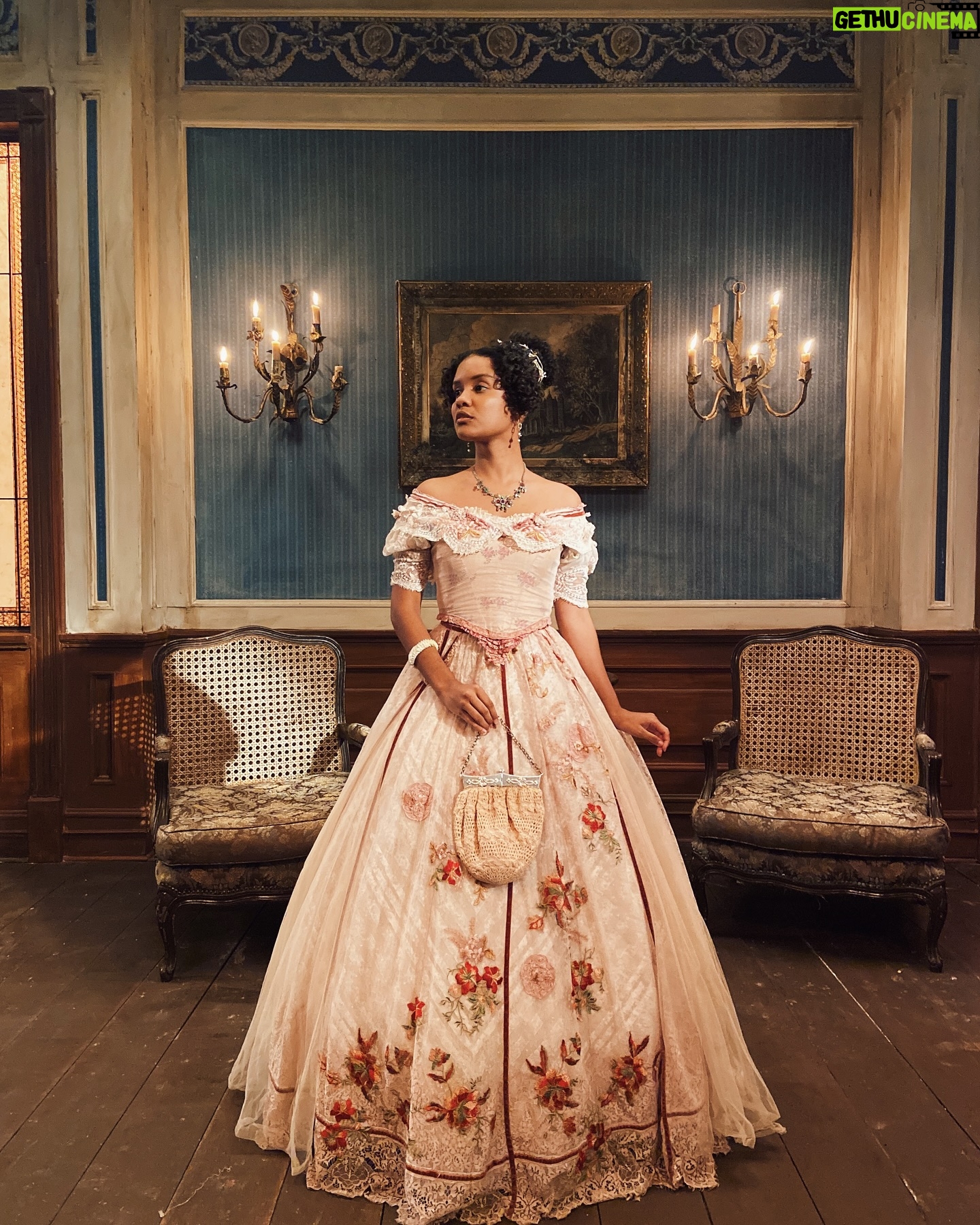 Heslaine Vieira - 7.6K Likes - Dos vestidos mais lindos que já usei como personagem✨
Bom gosto de Zayla, modista!