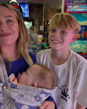 Hilary Duff Instagram - Been a busy break. Filled with flu. Adventure. Flu. Lots of plans. and thank the high heavens school is back in session 😅