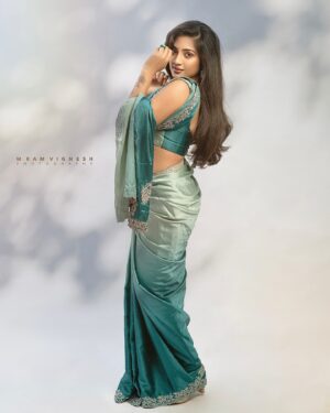 Hima Bindhu Instagram - NEW YEAR 🎊
NEW DREAMS ✨
NEW CHANCES 🪄
 📸 @irisproweddingphotography 
@mramvigneshphotography 
Blouse @f2f_designerboutique