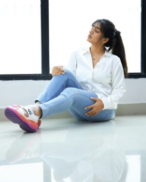 Hima Bindhu Instagram - It’s getting cold, so be careful of cold🌬️🌨️
📸@_thestudiospace_ @dinesh_baburaj