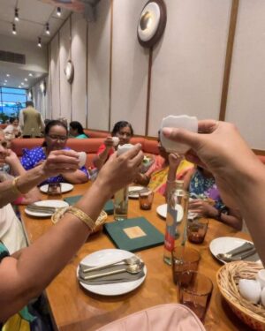 Hitha Chandrashekar Instagram - 🧁🍭

Thank you Family for this memorable Birthday Lunch♥️