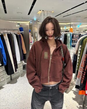 Hong Ji-yoon Instagram - 피어에 가면은 시간이 어떻게 가는지 모르게 돼
내가 그랬어요
#광고 @peer_official @bonrrow_official