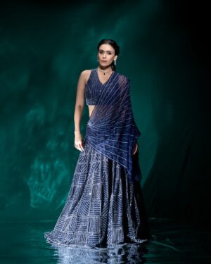 Hrishitaa Bhatt Instagram - Drape the elegance, own the spotlight. 

#Reels #Explore #Viral #FashionReels #TraditionalWithATwist #DesiVibes #StyleIcon #EthnicWear #FashionGoals #InstaFashion #GlamMode #SareeNotSorry #IndianFashion #ReelItFeelIt #TrendingNow #EthnicElegance #OOTD #StyleDiaries #BollywoodGlam #ModernTradition