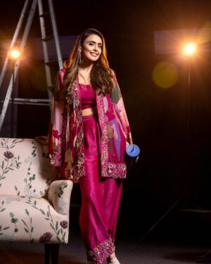 Hrishitaa Bhatt Instagram - Laughter, love, and endless memories!

 #GoodVibesOnly #LivingMyBestLife #JoyfulMoments #Blessed

- @stylebyriyajain
Assistant Stylist- @moreprachi__
Outfit- @soniyagofficial
Jewellery- @sorayaajewels_
MUA- @manish_kerekar
📸- @anirudh_ramteke @abhi_nair1997
Managed by- @moushumibanerji