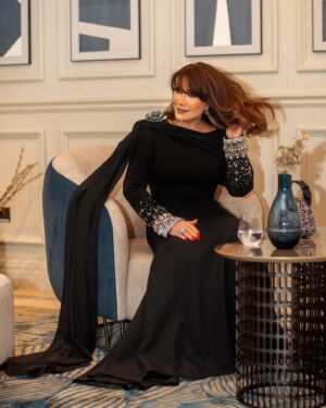 Huda Hussain Instagram - استقبال جميل في #مهرجان_البحرين_السينمائي في دورته الرابعه .. شكرا للدعوه الكريمة ❤️🇧🇭 .. 
.
Taken by @ballystudio 
Hair & makeup by @mahmeed_stylist 
Styled by @musaed.d 
Dress by @makalos_boutique
.
Swipe left ❤️