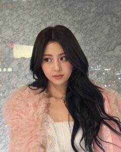 Actress Huh Yun-jin HD Photos and Wallpapers December 2024