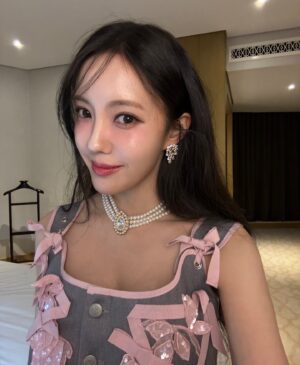 Hyomin Instagram - 덕분에 2024년 마무리 💘대💘행💘복💘
Cam on!
