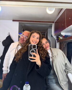 Ilayda Akdoğan Instagram - bu aksam dugunumuz var😁
@yabanidizi @nowtvturkiye
