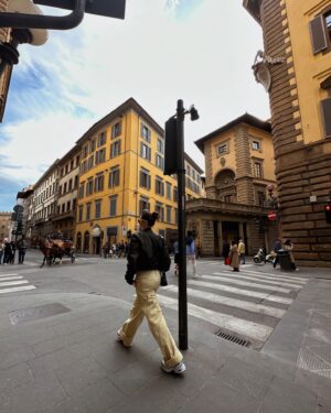 Ilayda Akdoğan Instagram - constantly missing Firenze🍇