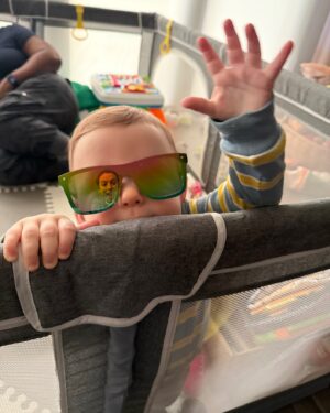Iliza Shlesinger Instagram - Clear highlight of 2024: welcoming Ethan into the world 🩵🧸 he’s the happiest, most content little boy!