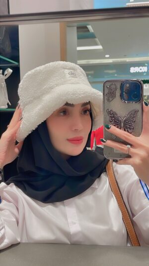 Imel Putri Cahyati Instagram - Mampu ngadepin Adat-Adatan nya ketua..
Da kalau soal materi bisa dicari bareng-bareng..

Kamu keliling , aku jaga lilin 🐖🕯️💵💴💶

Duit masuk kamu aku tinggal 🫵🏻🤣