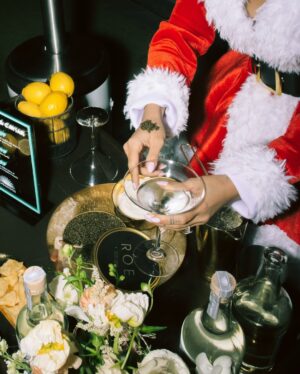 Inanna Sarkis Instagram - We take Grinchmas very seriously.