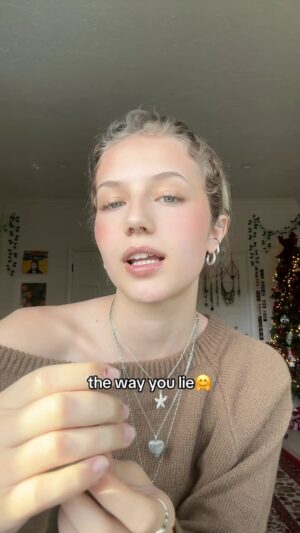 Indi Star Instagram - Have you guys listened to Tarantino? 😚🤞🏻😛 #explorepage #music #singer #trend #tarantino