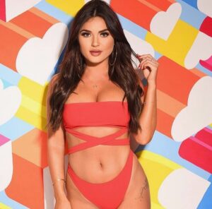 India Reynolds Instagram - 2025 vs 2019 🥹

We can’t believe it’s been 5 years since India was on our screens! Can’t wait to have her back 📺❤️ 4 days to go!!

#LoveIsland