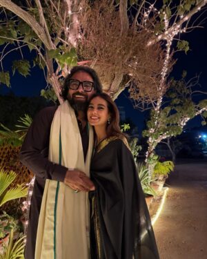 Iqra Aziz Instagram - Anniversary Dinner🦁
In my @thesaarigirl era🦭