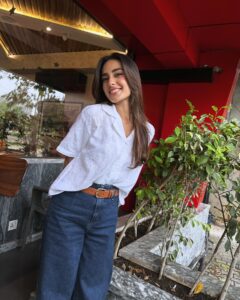 Actress Iqra Aziz HD Photos and Wallpapers October 2024