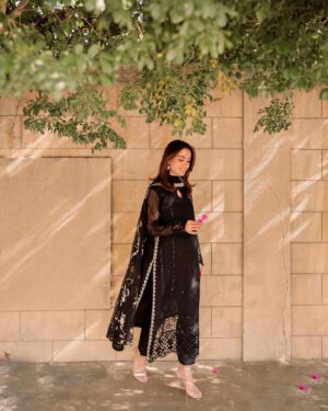 Iqra Aziz Instagram - @aghajaanofficial 🖤❤️
Shop my look on UPTO 80% off ✨ OFFER VALID for 11.11 Sale only 

SHOP NOW and get discounts on UPTO 90% off on https://aghajaan.com.pk 

#IqraAziz #AghaJaan #IqraxAghaJaan
