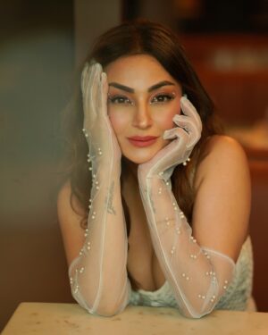 Ira Sone Instagram - Goldeneye ✨

@sone_space 
@pixelpassionfotography 
@pixellence_art 

#explore #explorepage #exploremore #explorer #portrait #goldenhour #portra400 #trending #actress #explorer 

(Portrait, trend, trending, explore, white dress, whiteonepice, portraitshoot)