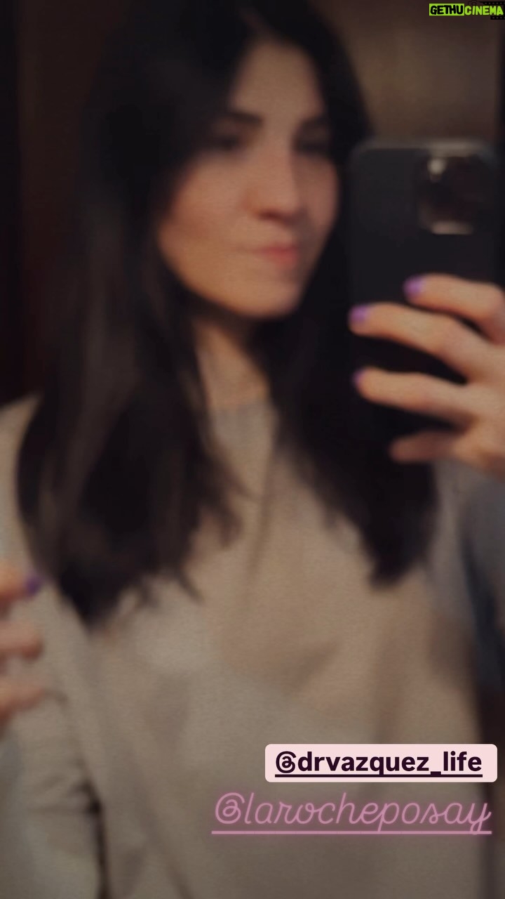 Irene Aldana - 6.4K Likes - Te enseño algo que me hace súper feliz ?
@larocheposay @drvazquez_life
A tí qué te hace súper feliz ?
#takemetochurch #selfcare #larocheposay #grupomedicolife #ufc