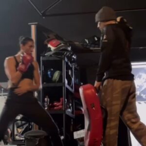Irene Aldana Instagram - Manoplas en @lobogymma con @franciscograssolobo
#tb Camp para #nocheufc 

  Años sacando las peleas con múltiples lesiones en mi brazo izquierdo…  pero lo logramos!…. 

Por ahora toca una importante etapa de reparación… pero contenta por lo que venga 

#ufc #mma #painbussiness #mmalife #deporte #mixedmartialarts #mexico