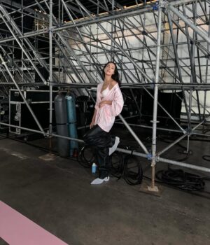 Irina Shayk Instagram - Back at @victoriassecret 💕2024 
Thank u for sooo much LOVE 
@emmanuellealt 
@duffy_duffy 
@diane.kendal 
@dmcasting