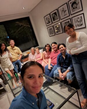 Isabel Oli Instagram - Let’s go 2025 ✨

📸: @giancarloprats